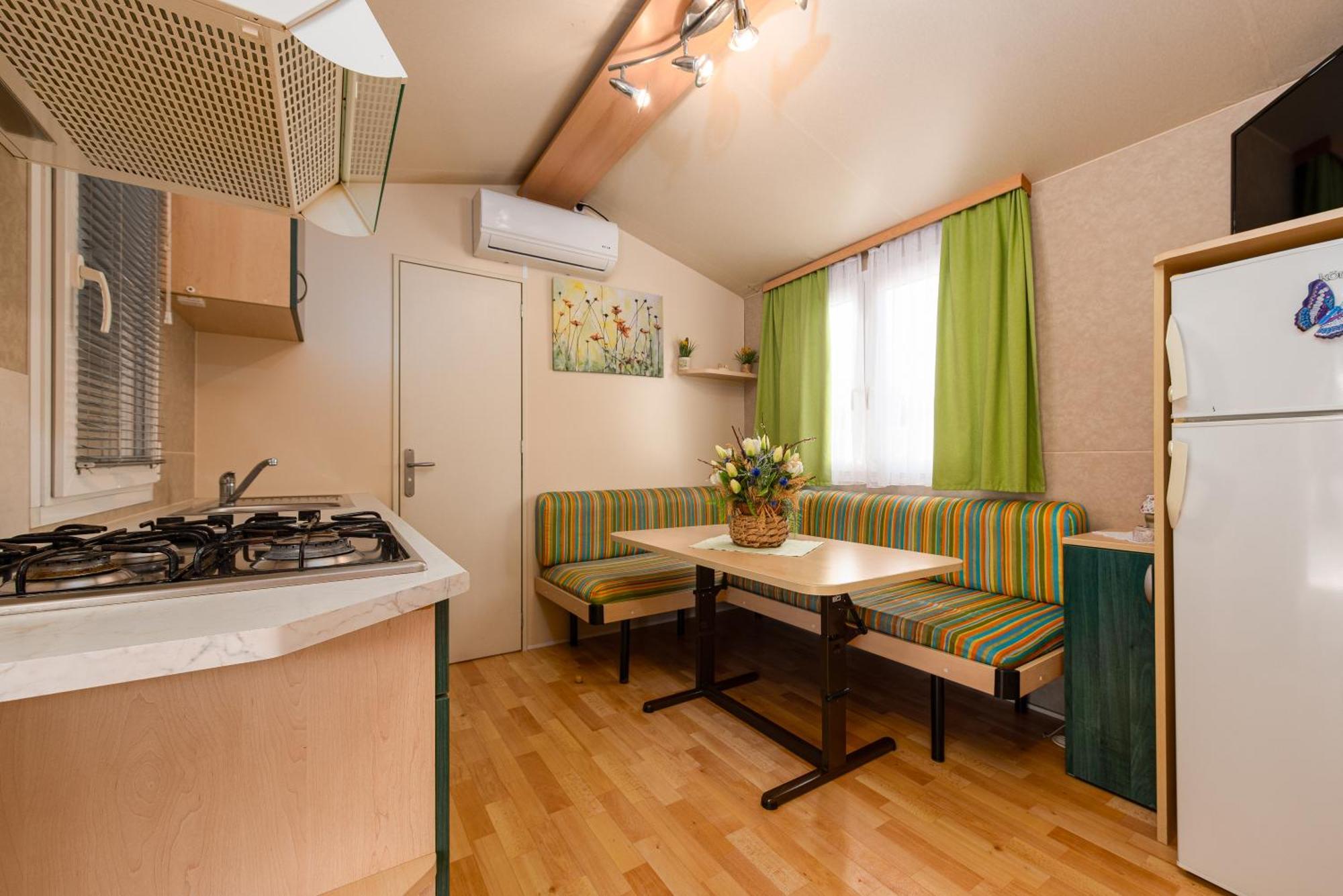 Camp Mrkva Mobile Homes With Pool Sukošan Cameră foto