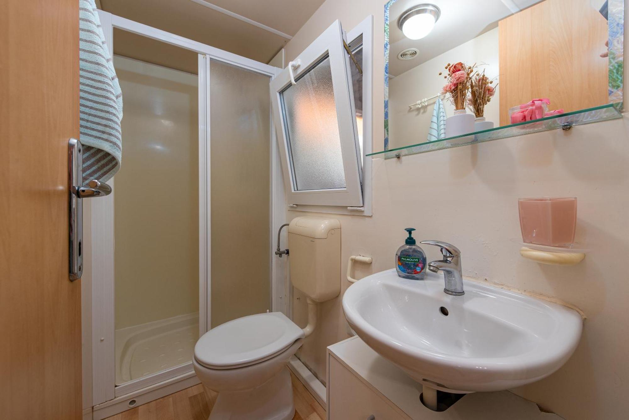 Camp Mrkva Mobile Homes With Pool Sukošan Cameră foto