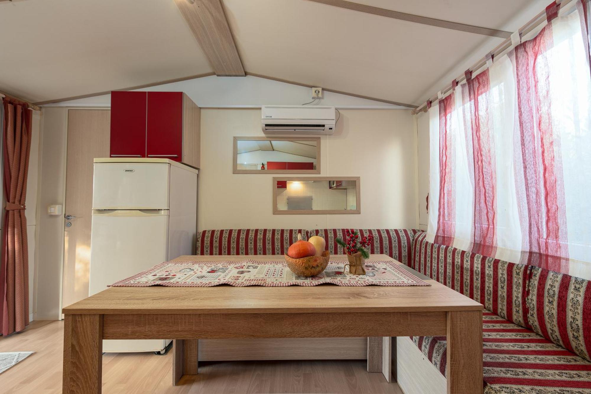 Camp Mrkva Mobile Homes With Pool Sukošan Cameră foto
